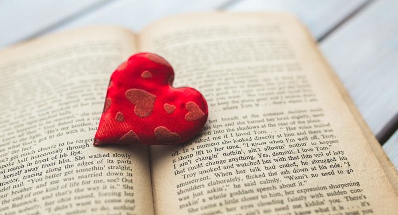 Cinco libros para regalar este San Valentín (¡y sin gastos de envío,  gracias a la Casa del Libro!)